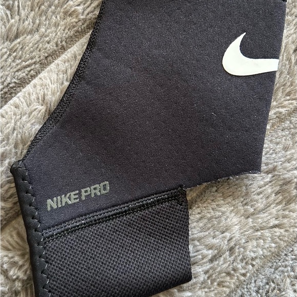 Nike Pro Black Ankle Sleeve Support Sz M - Picture 1 of 4